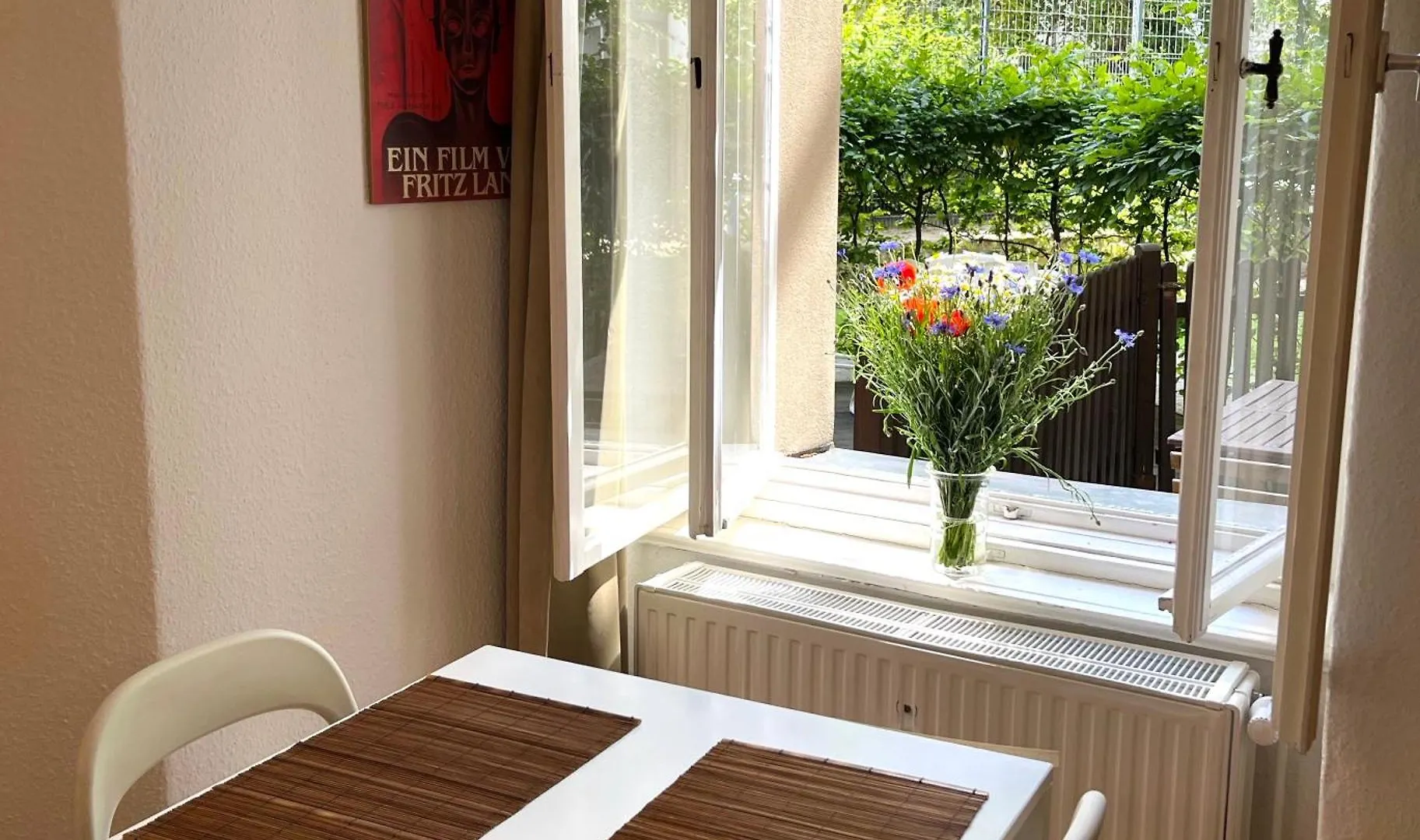 Mooeve Friedrichs Studios Berlin Deutschland